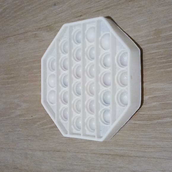 Used gummy bear pop it - Picture 2 of 2